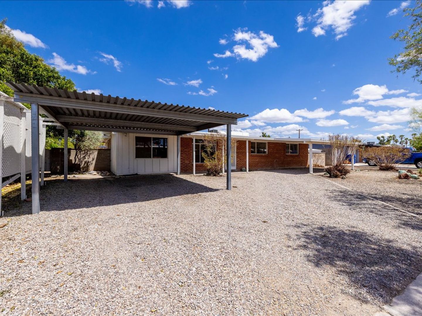 Tucson House: 6641 E Calle Herculo