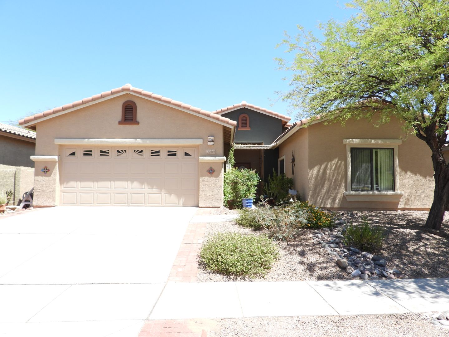 Tucson House: 10661 E Avalon Park St