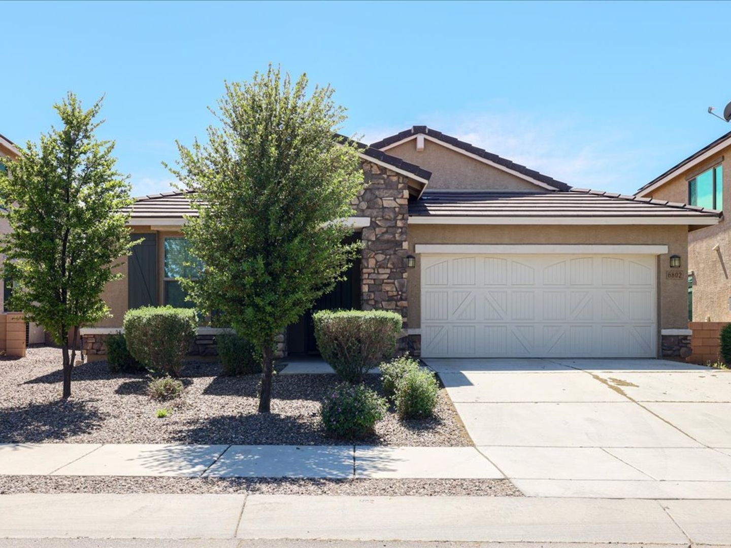 Tucson House: 6802 E Via Arroyo Largo