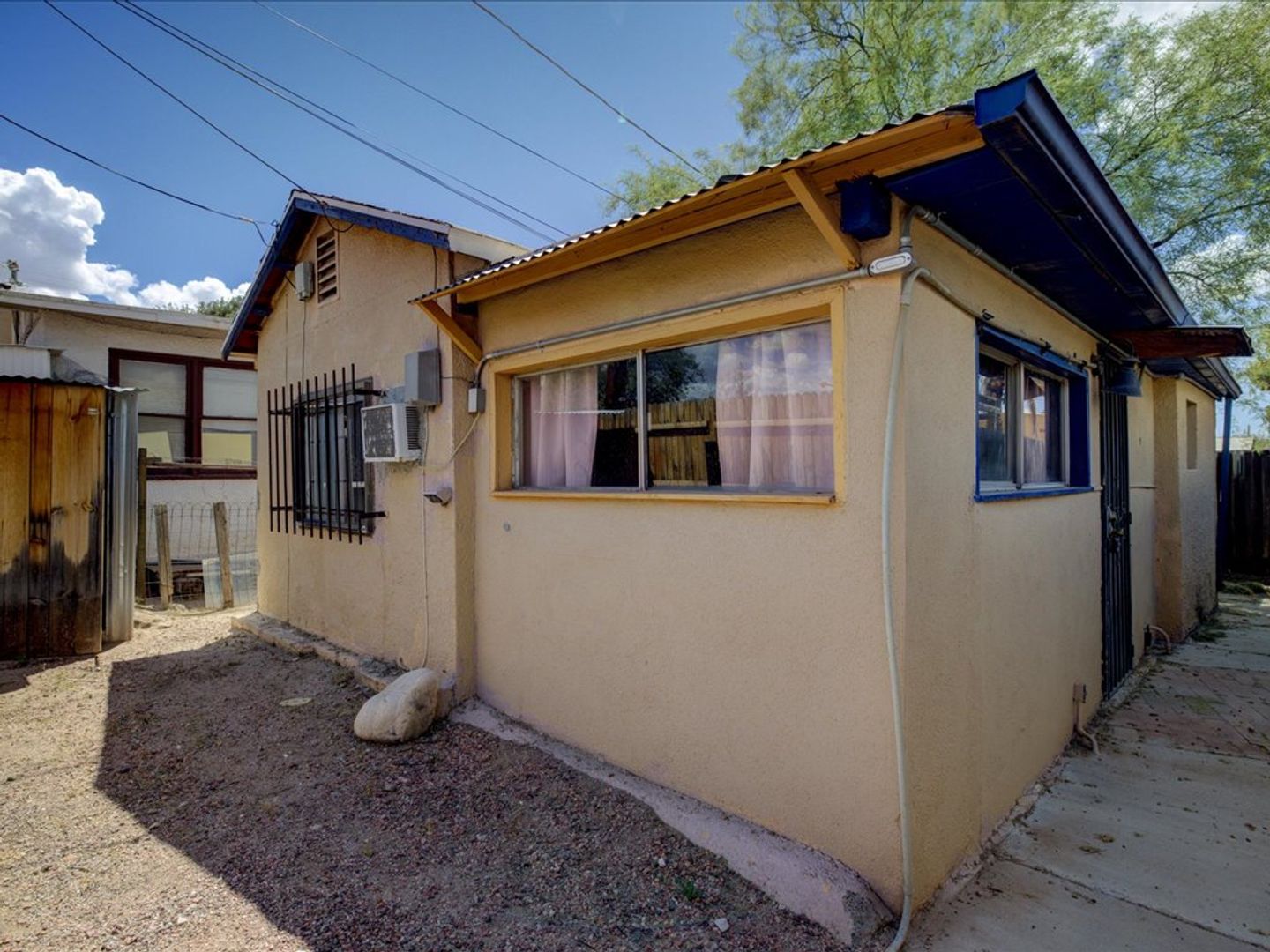 Tucson House: 520 E. Helen St Unit A Guest House