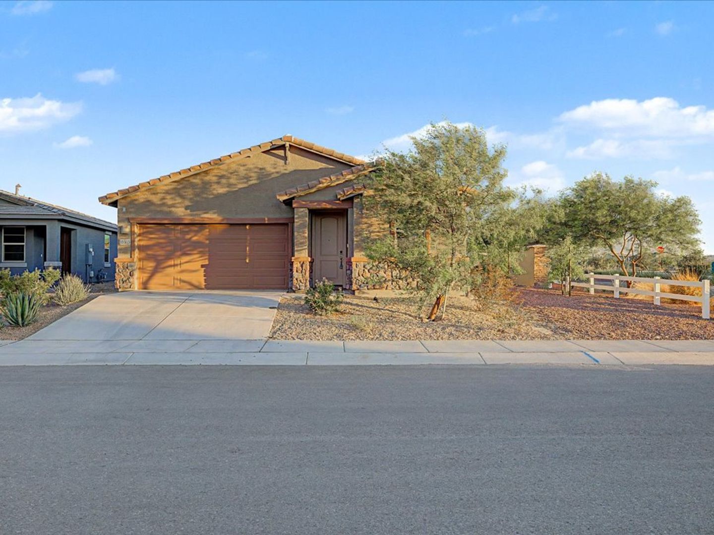 Marana House: 10315 W. Robertson St