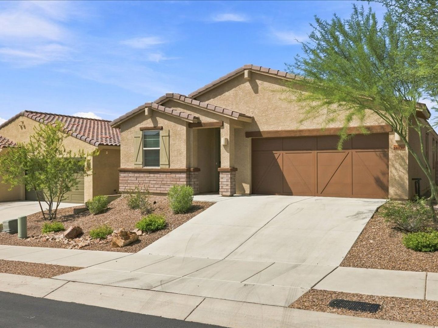 Vail House: 14031 E. Golden Oaks Rd
