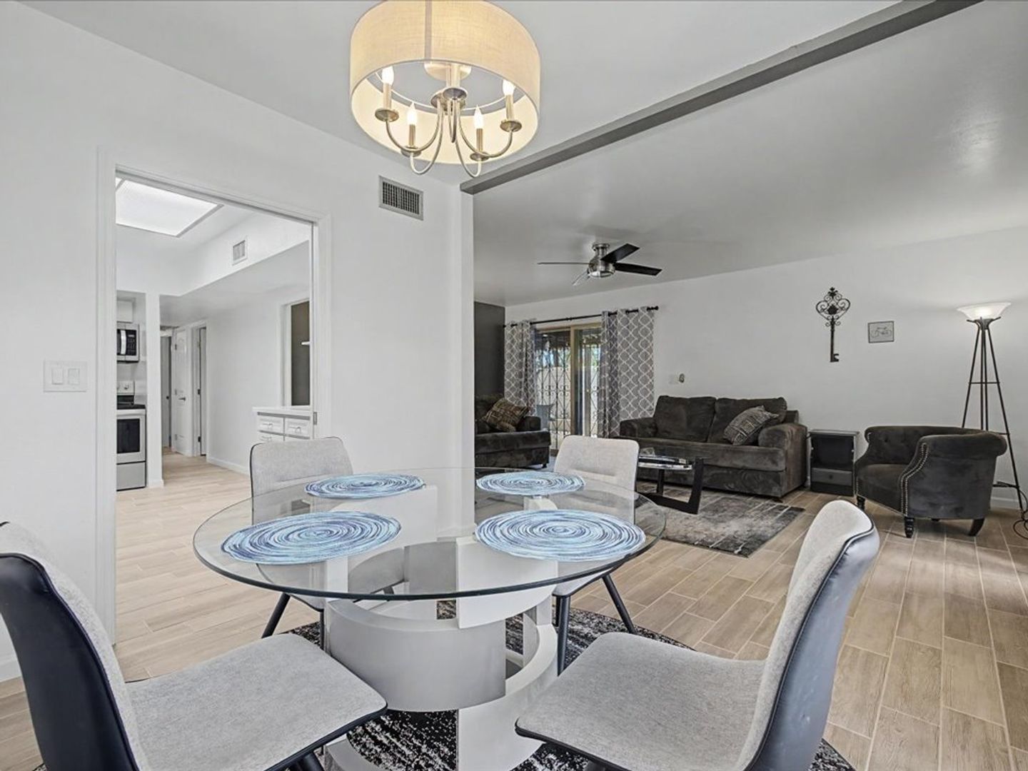 Tucson House: 5277 North Tigua Drive