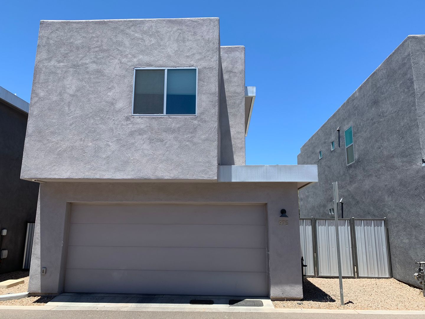 Tucson House: 975 E Park Modern Dr