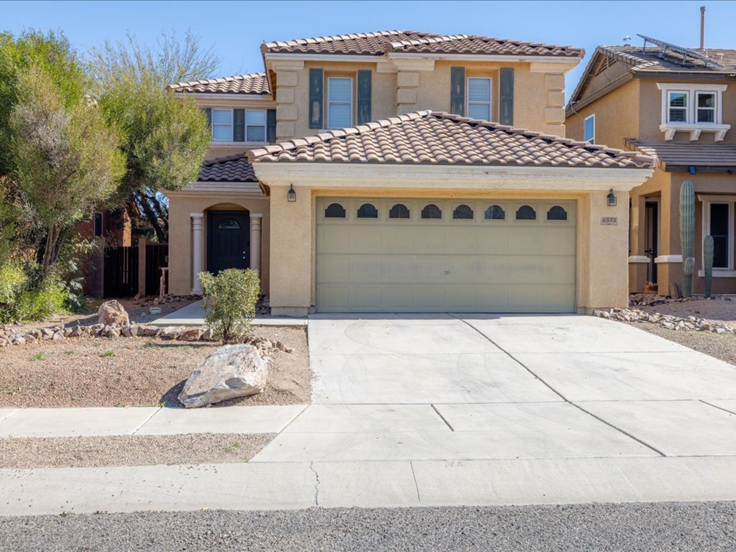 Tucson House: 6573 S Chinese Lanterns Dr