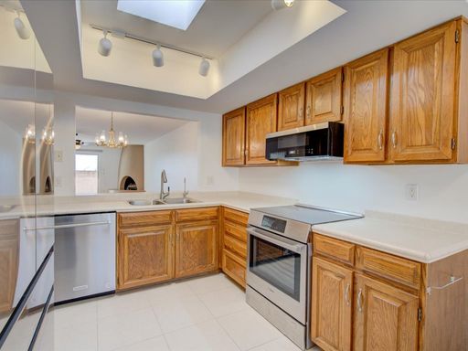 2 Bedroom 2 Bathroom – photo 1