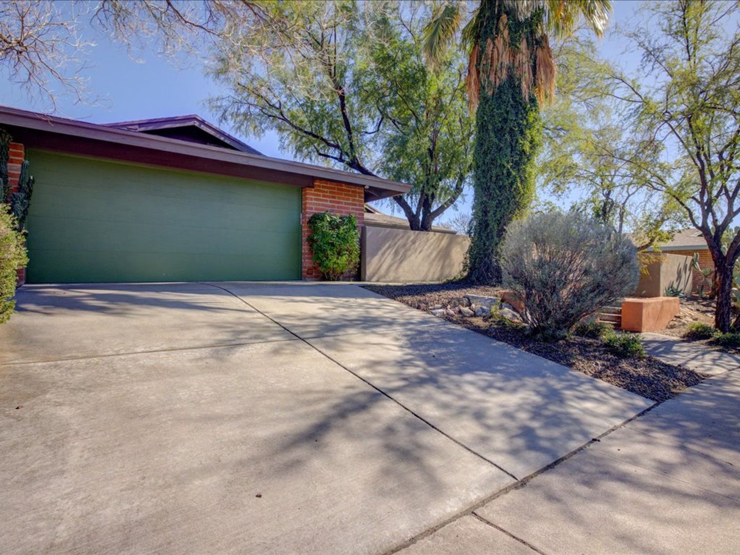 Tucson House: 1421 S Brown Ave