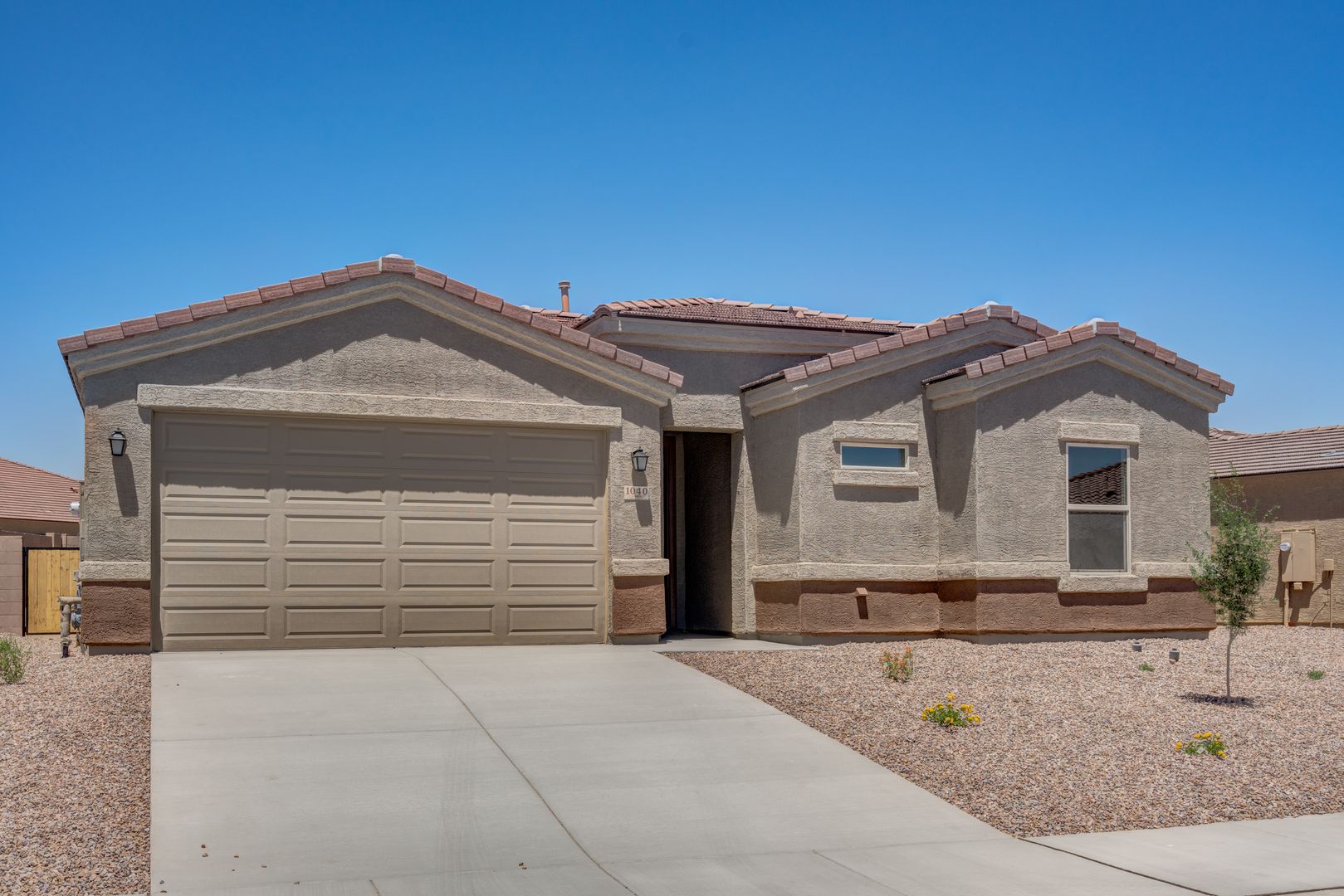 Sahuarita House: 1040 W Still Glen Trl