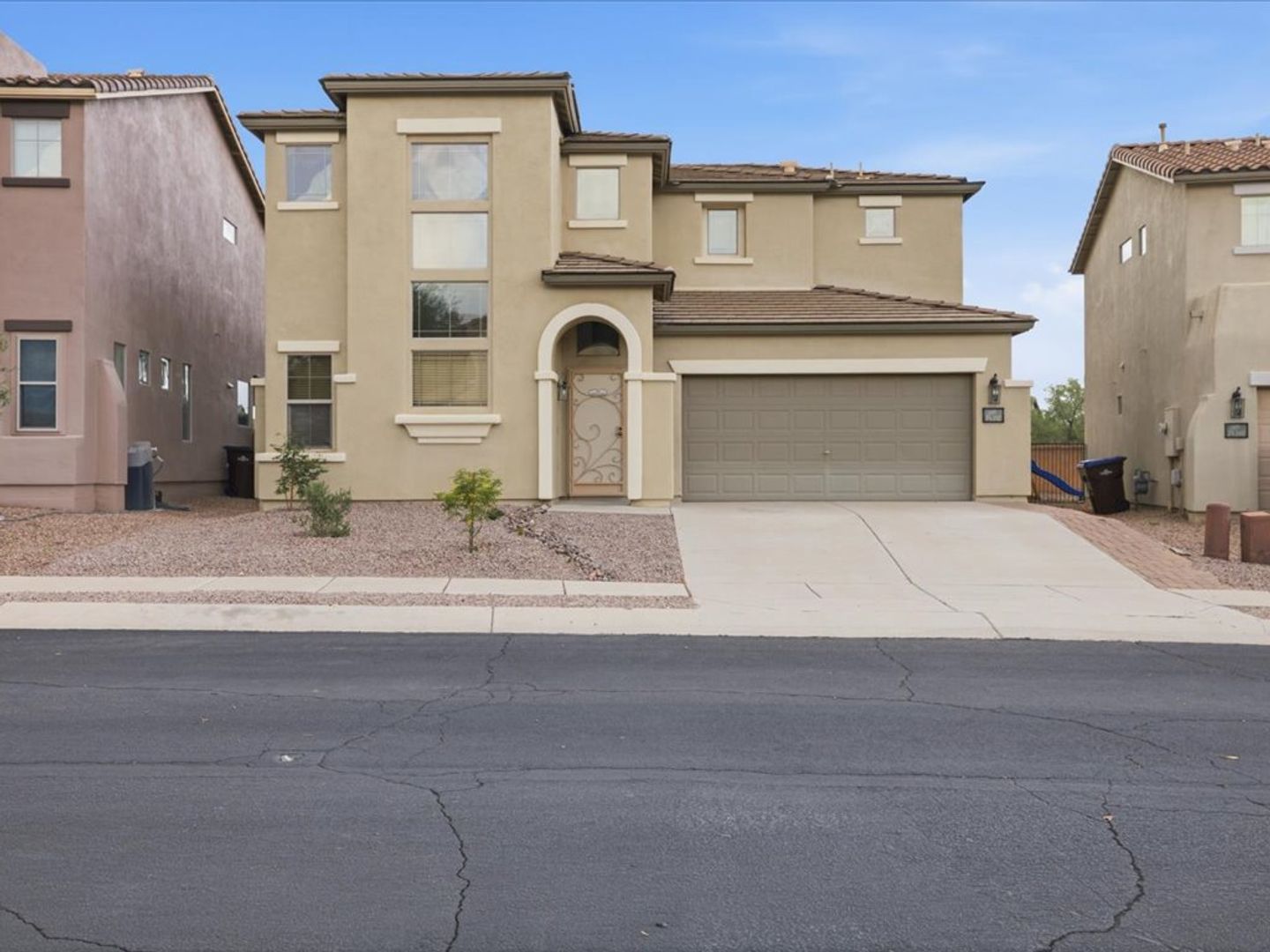 Sahuarita House: 14252 S Avenida Zumba