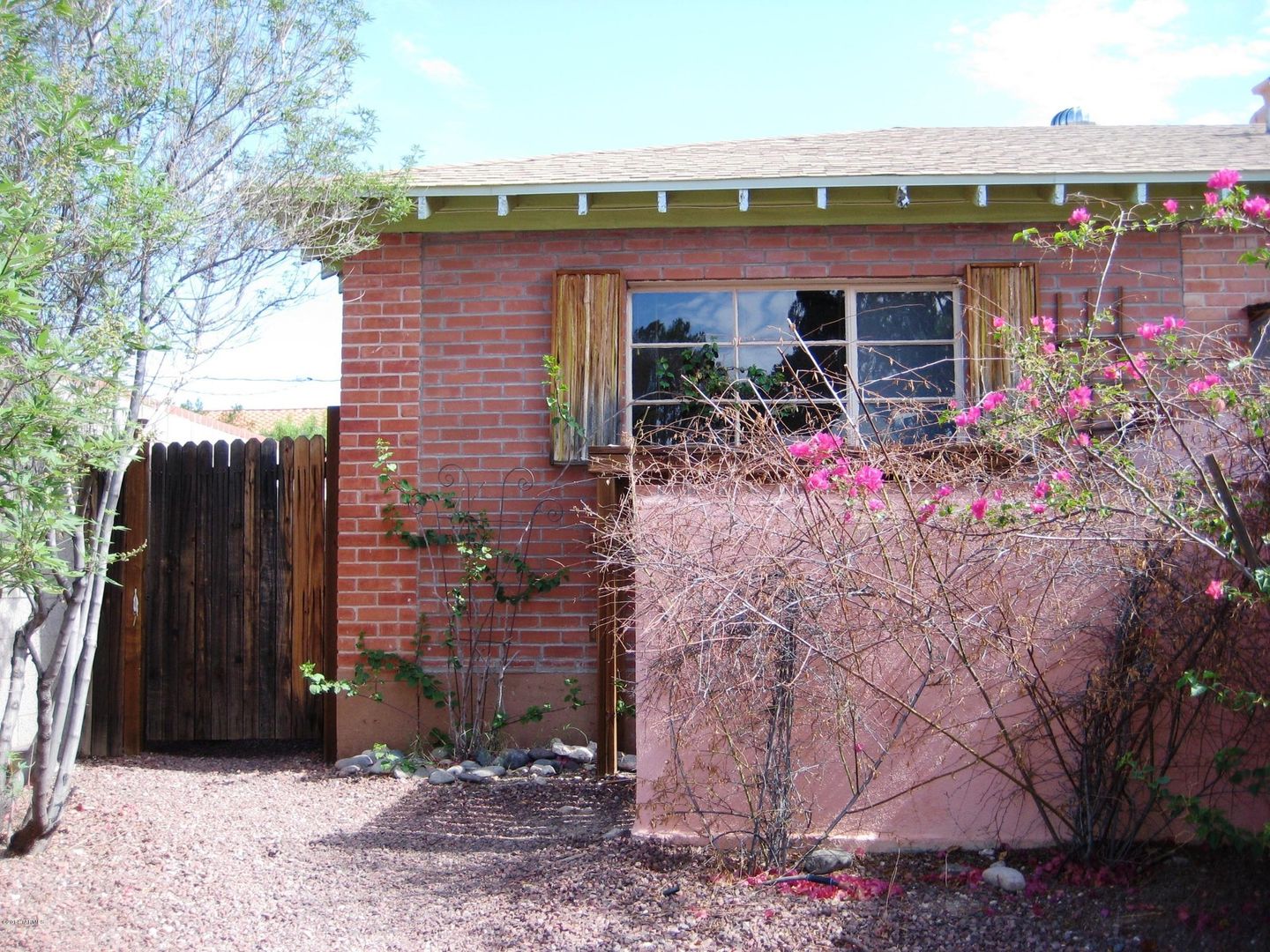 Tucson House: 2215 E La Mirada St. Unit B Mother-in-law-Suite