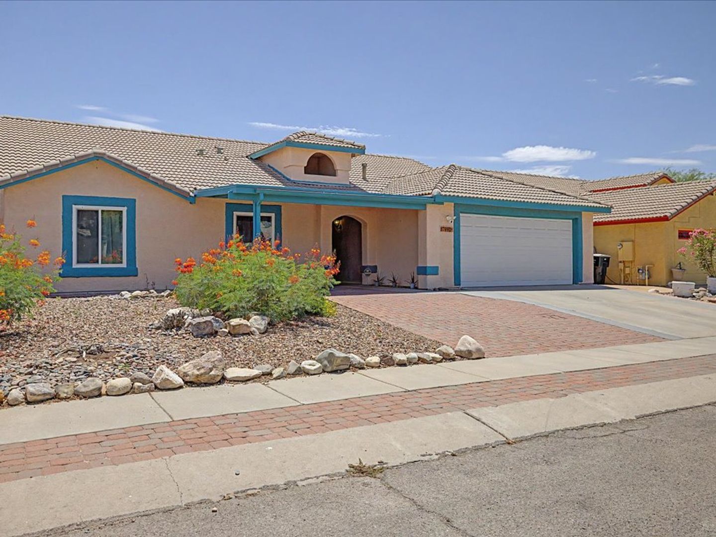 Tucson House: 7992 S Lennox Lane