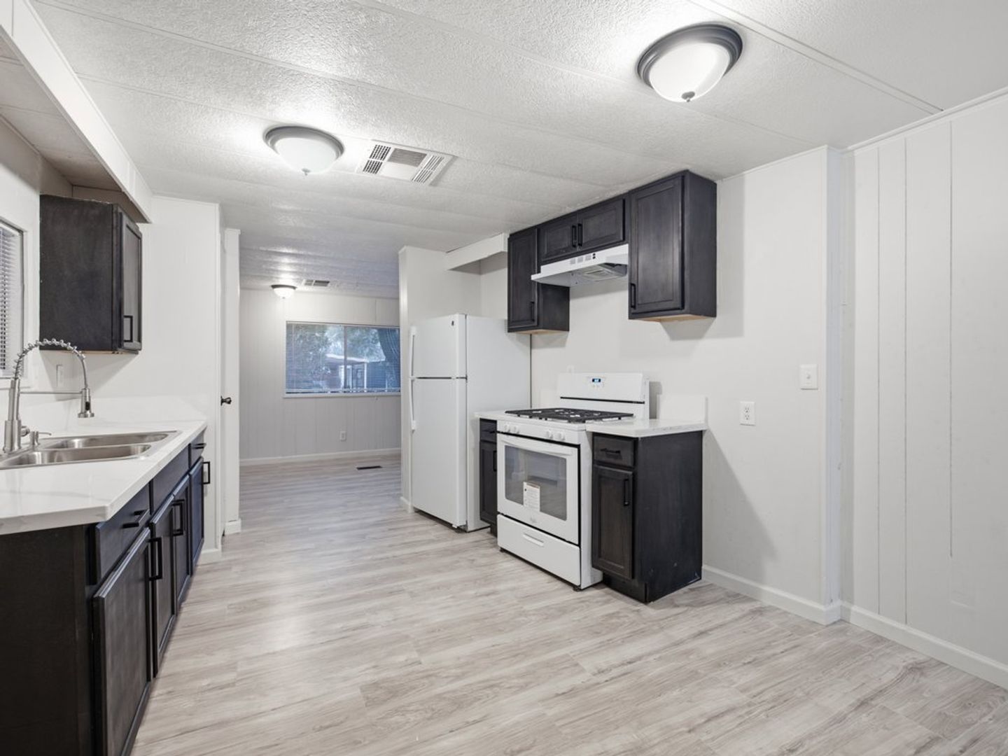 Tucson House: 1655 W. Ajo Way #453