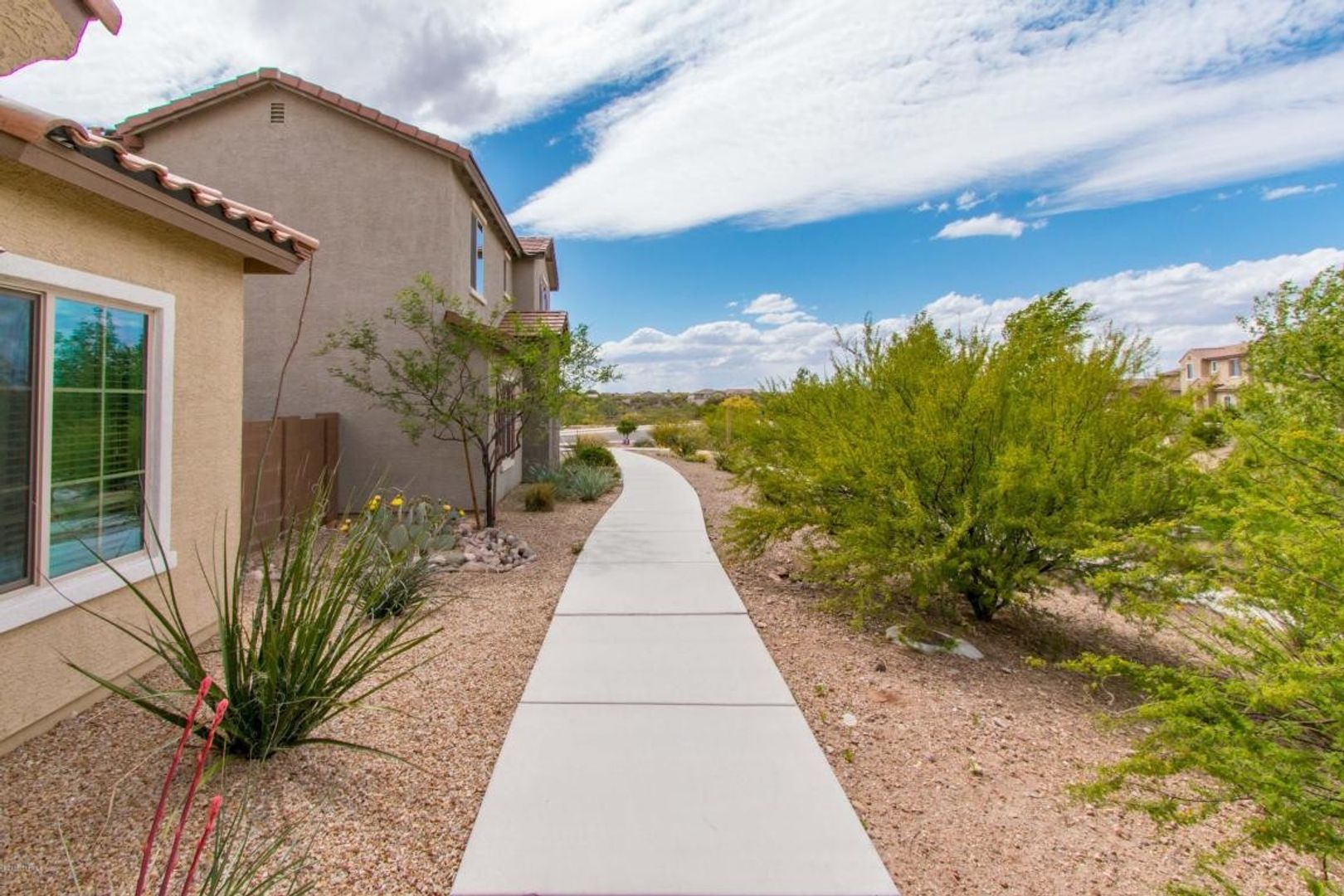 Tucson House: 10937 E Oak Grove Pl