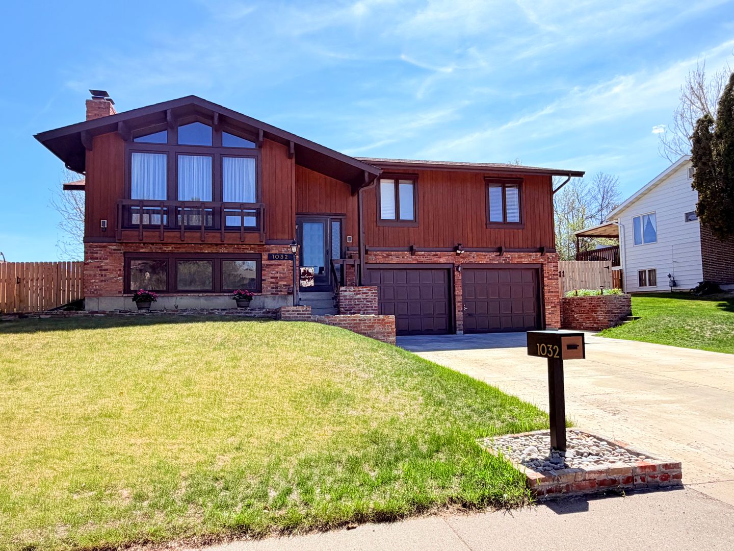 Great Falls House: 1032 25th Ave SW