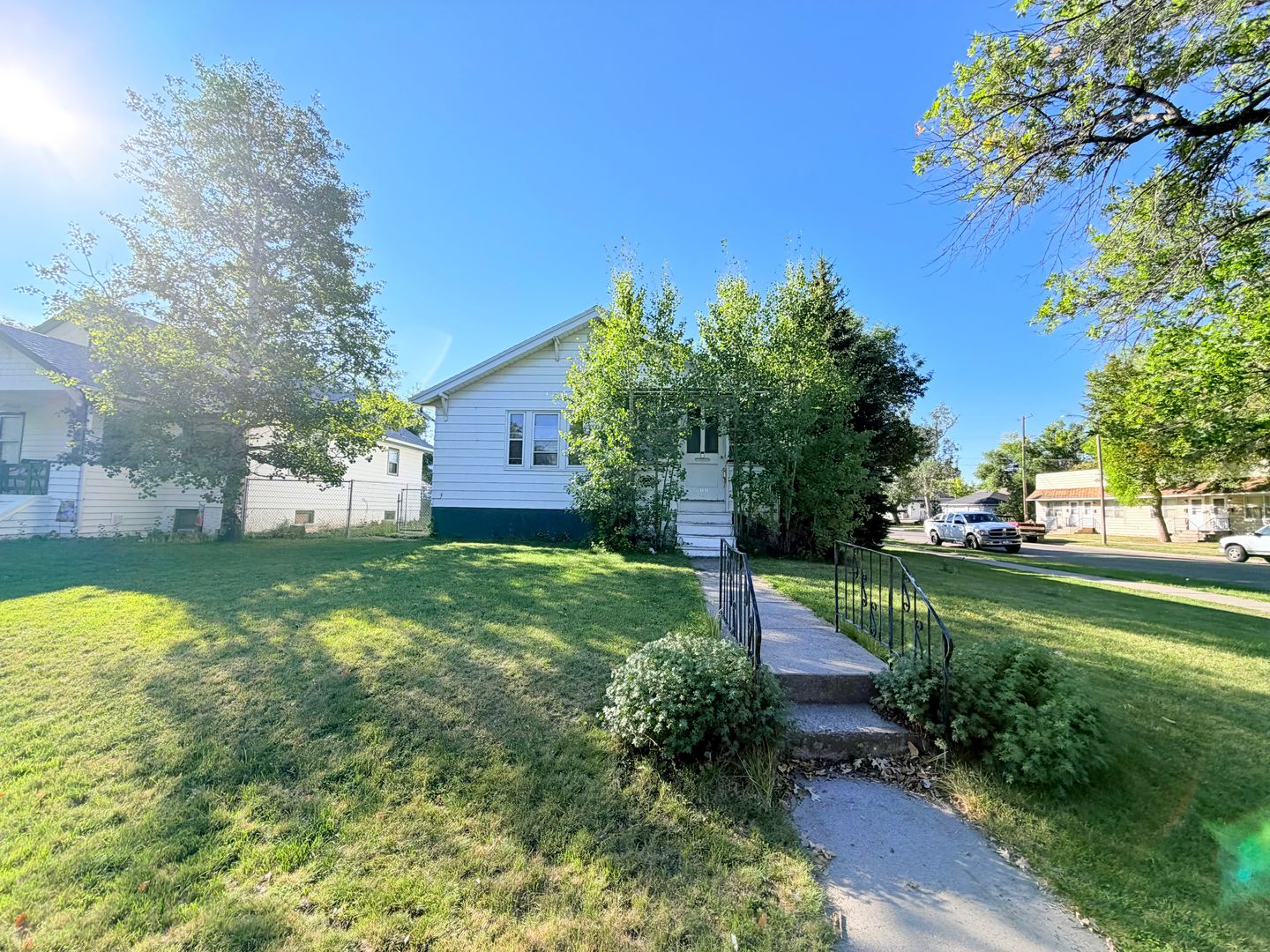 Great Falls Apartment: 700 4th Ave S