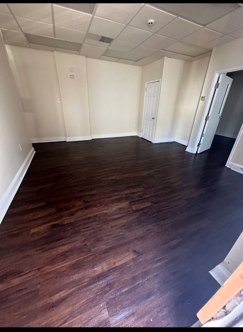 Yeadon Apartment: 417 Church Lane