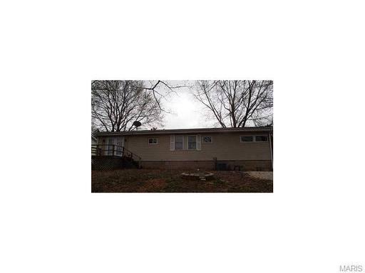 DE SOTO - Lake Front Home on 1/2 Acre, Deck, Covered Front Porch - $649 MONTH / $4999 DOWN