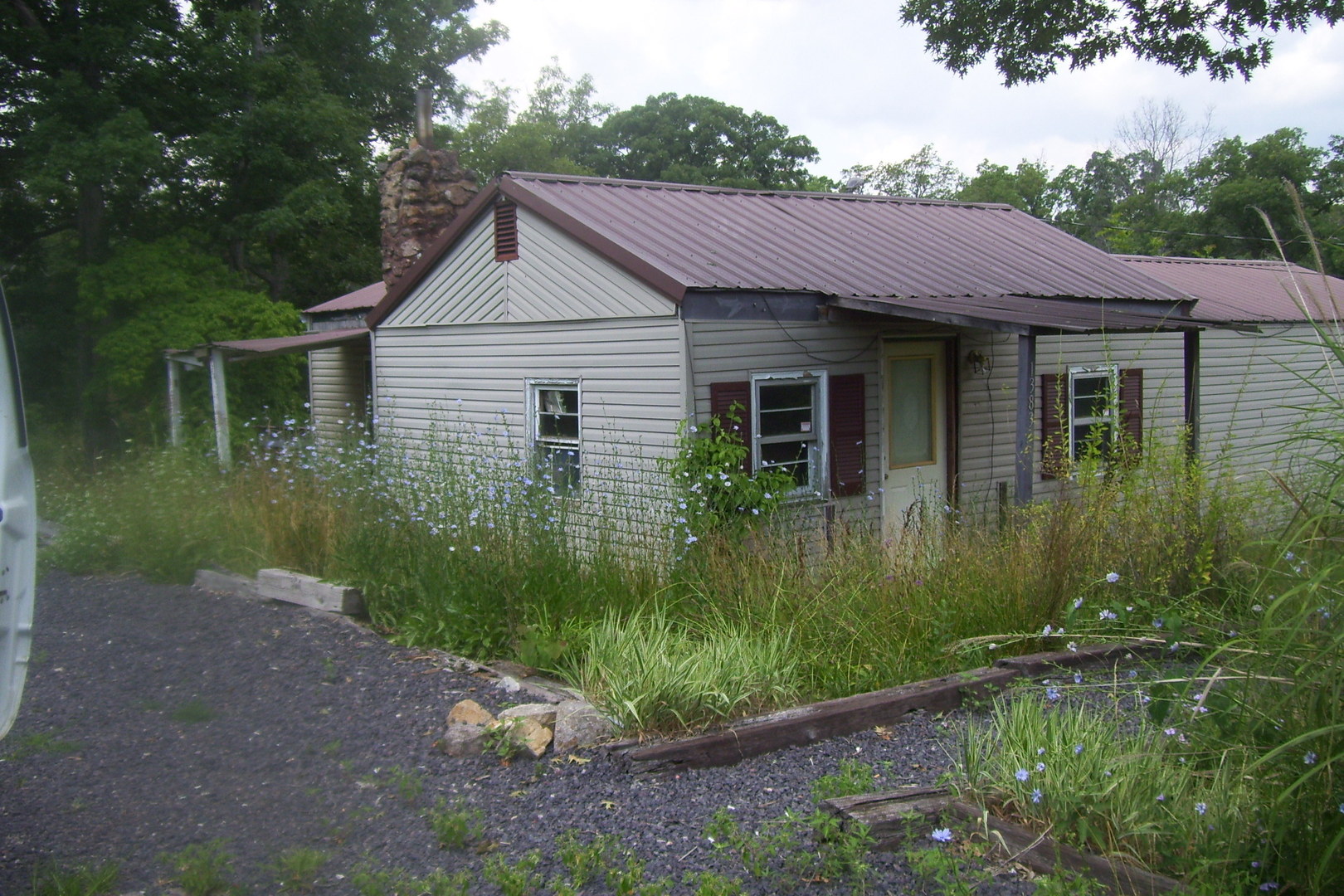 Bismarck House: 1383 (aka 1382) Parkway Dr.