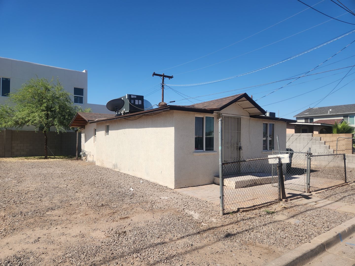 Phoenix House: 903 W Yuma St