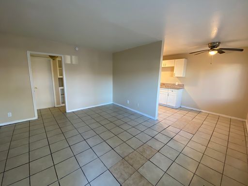 **ACCEPTS SECTION 8!!** Offering two weeks of free rent!! 1 BEDROOM APPARTMENT SUPER CLOSE TO THE STRIP AND NORTH PREMIUM OUTLETS MALL, NEAR MANY RESTURANTS AND GROCERY STORES. Window AC/heating – photo 1