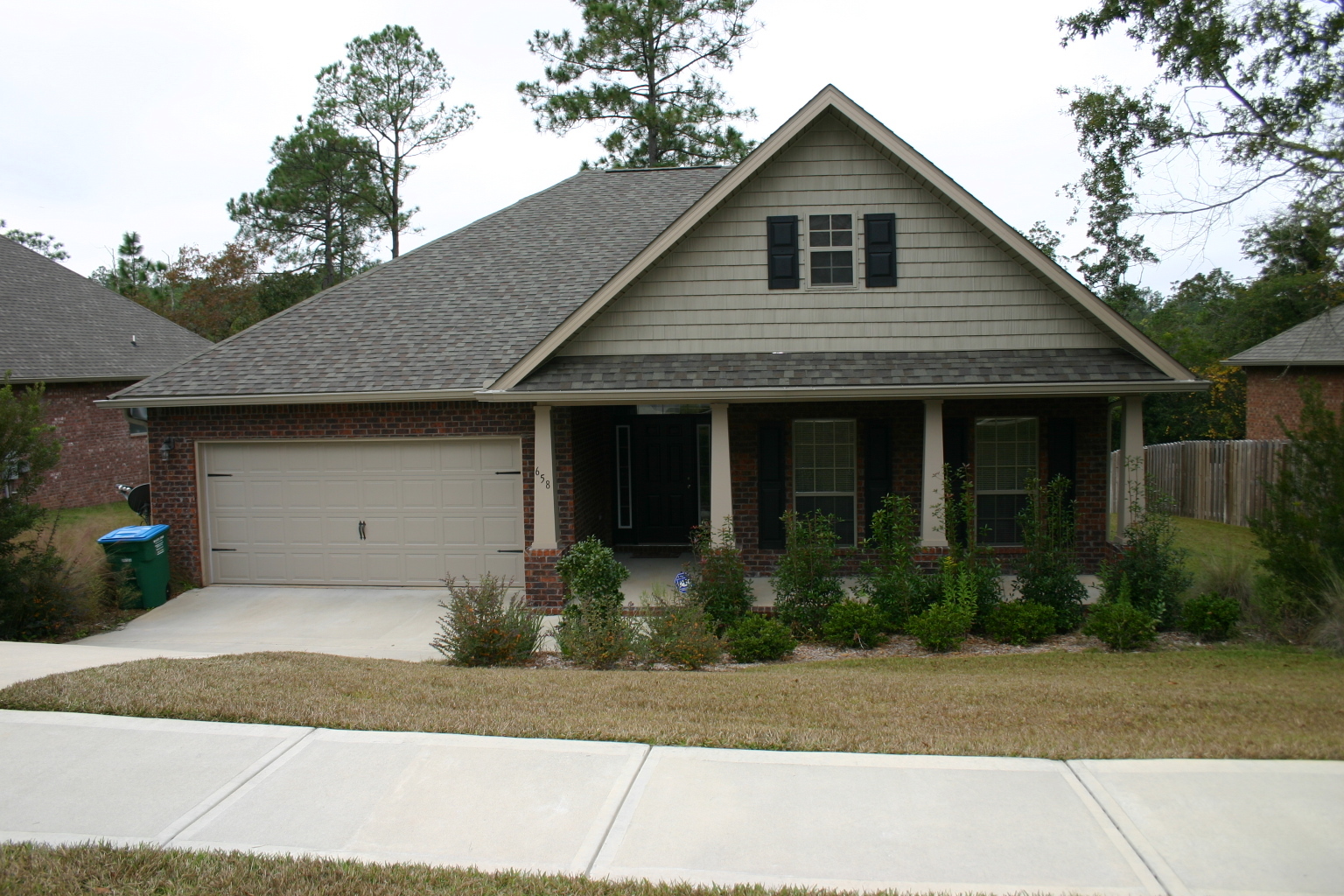 Crestview House: 658 Red Fern Road