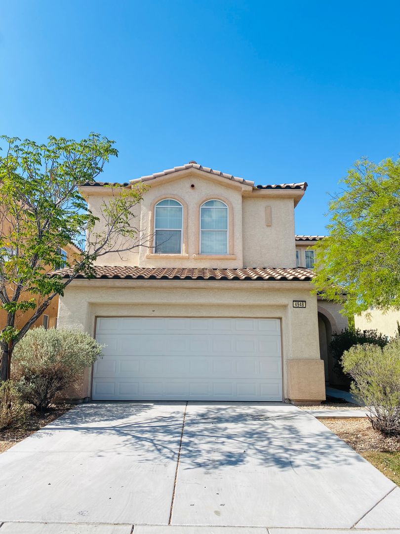 LAS VEGAS House: 4948 CAPROCK CANYON AVE