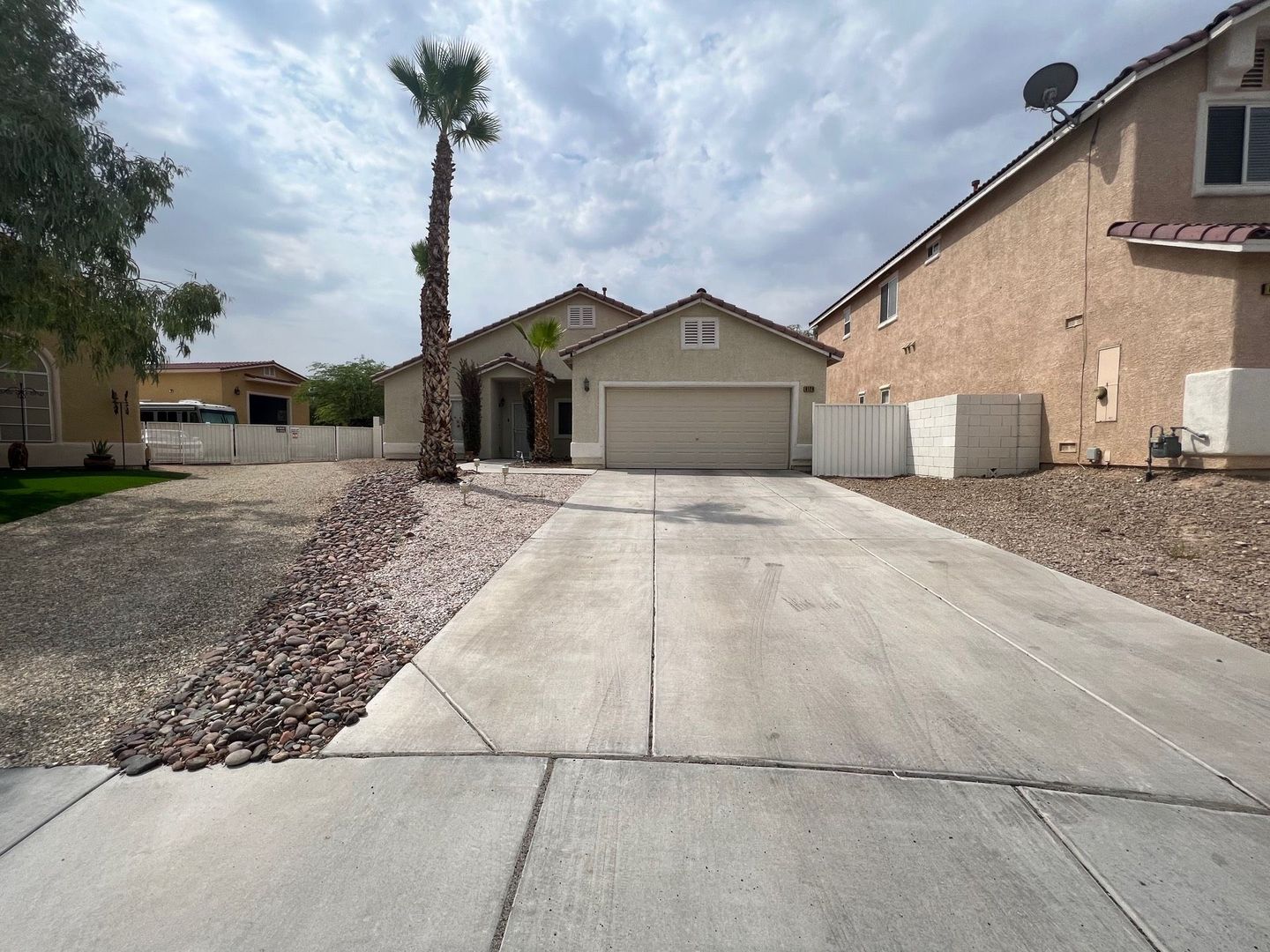 Las Vegas House: 8129 Woodland Prairie Ave