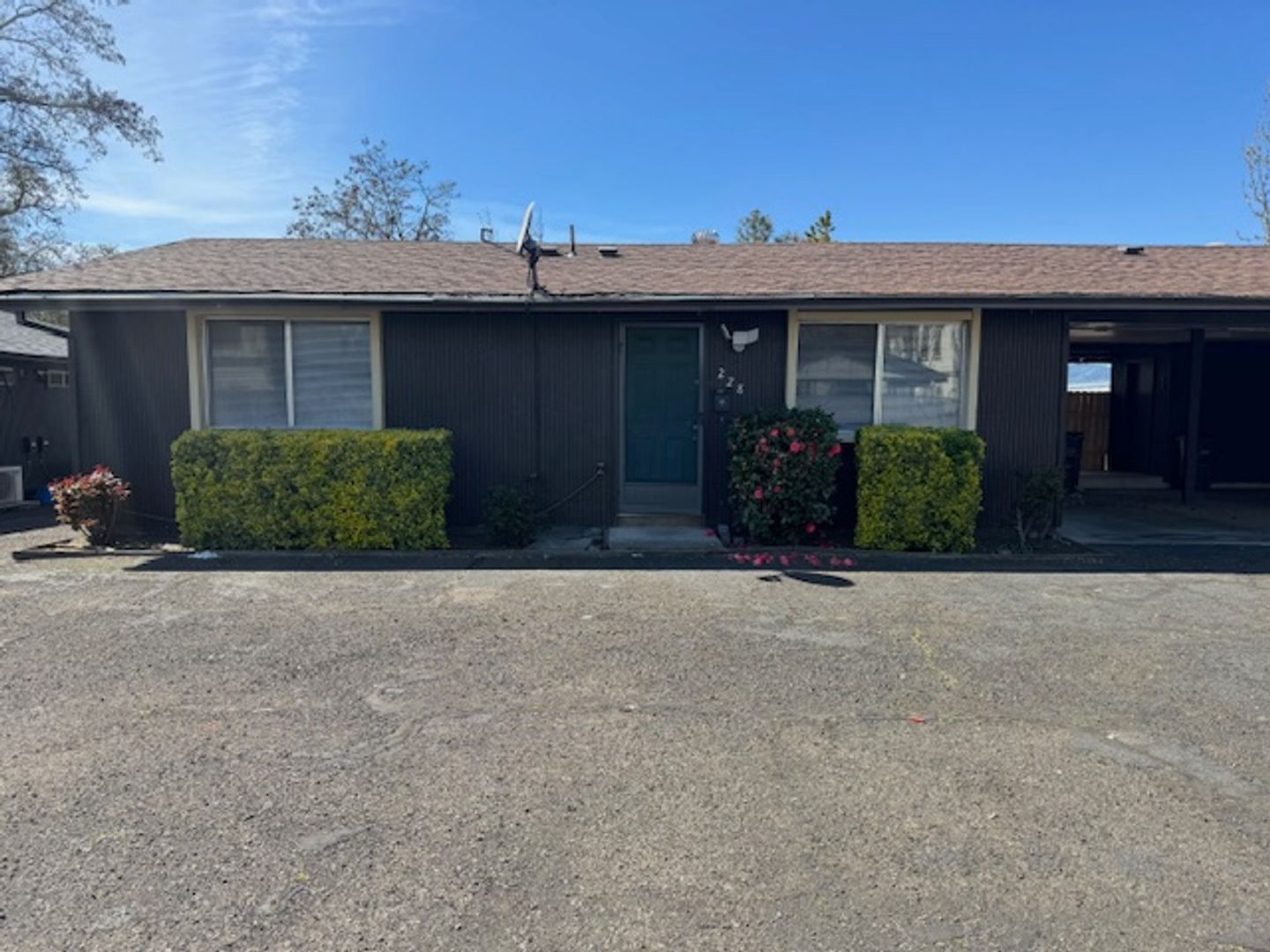 MEDFORD Apartment: 218-228 W CLARK ST