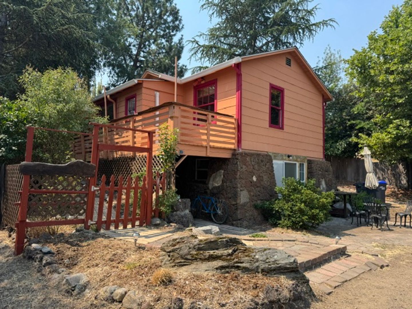 ASHLAND House: 415 EAST HERSEY STREET