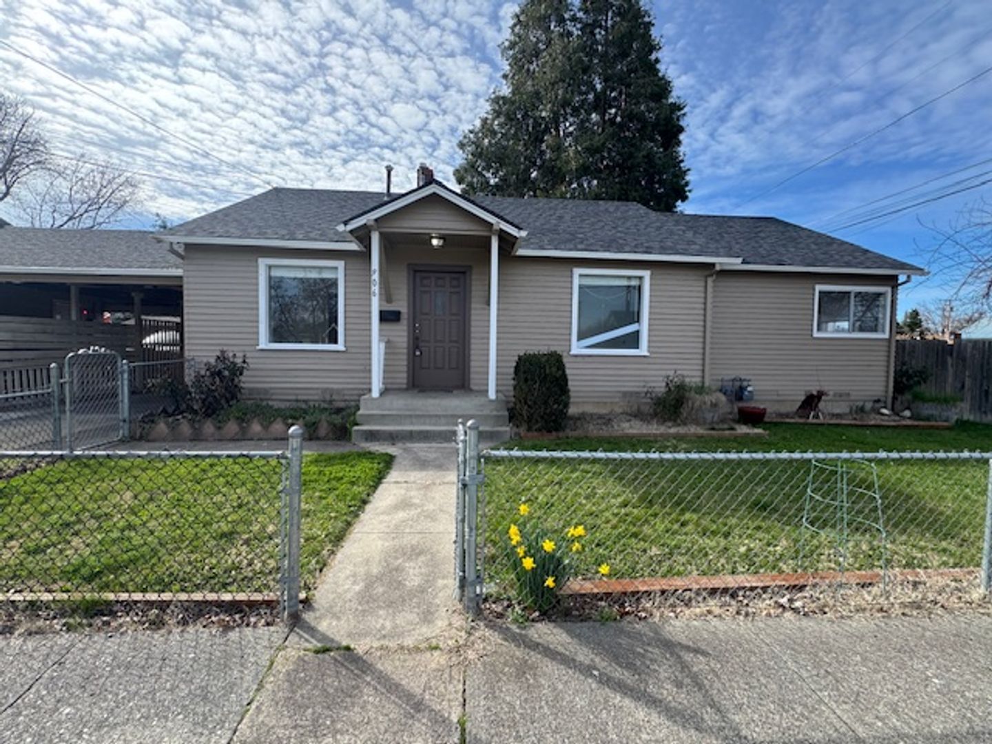 MEDFORD House: 906 SOUTH PEACH