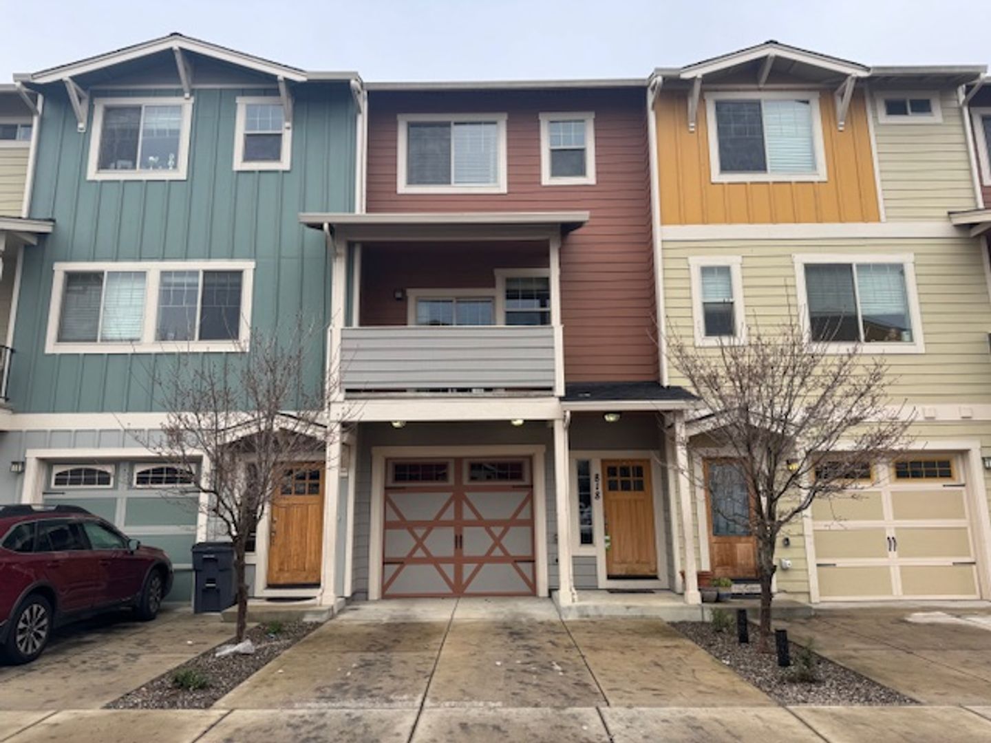 MEDFORD Townhome: 818 OVERCUP STREET