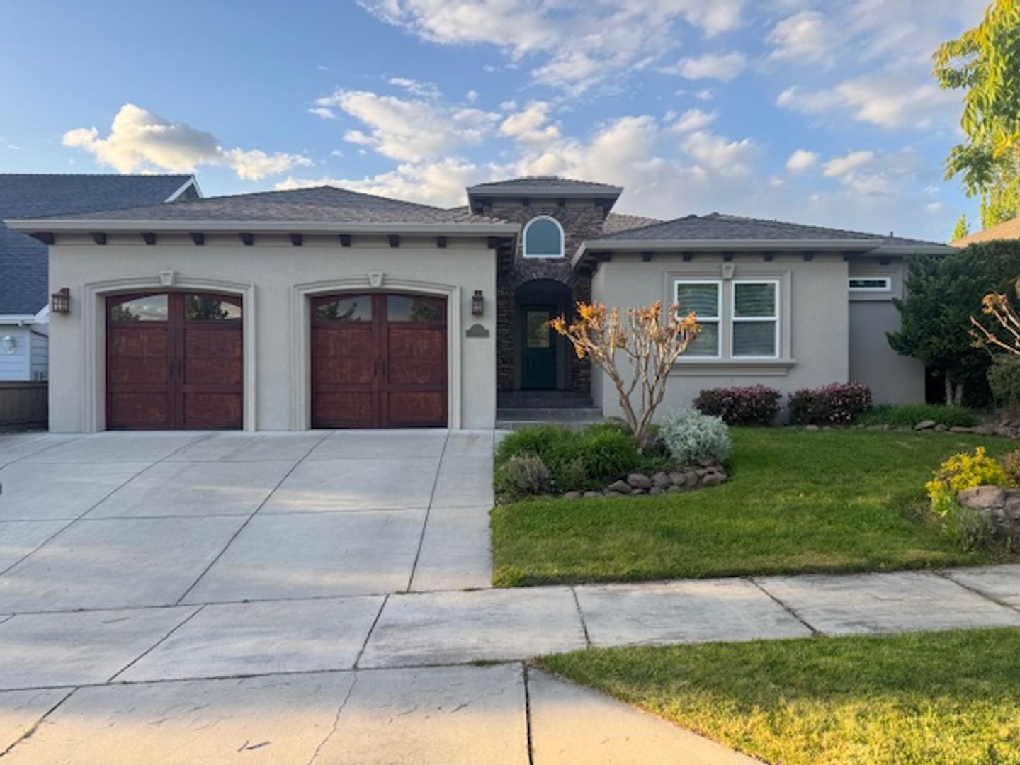 MEDFORD House: 3807 CREEK MONT DRIVE