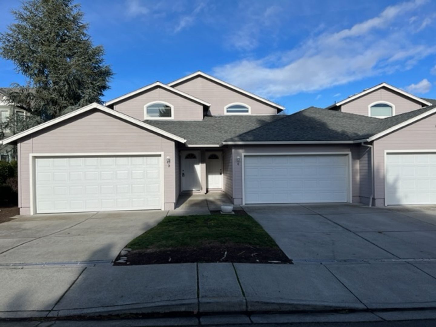 MEDFORD Apartment: 1523 HOLLYHOCK DR