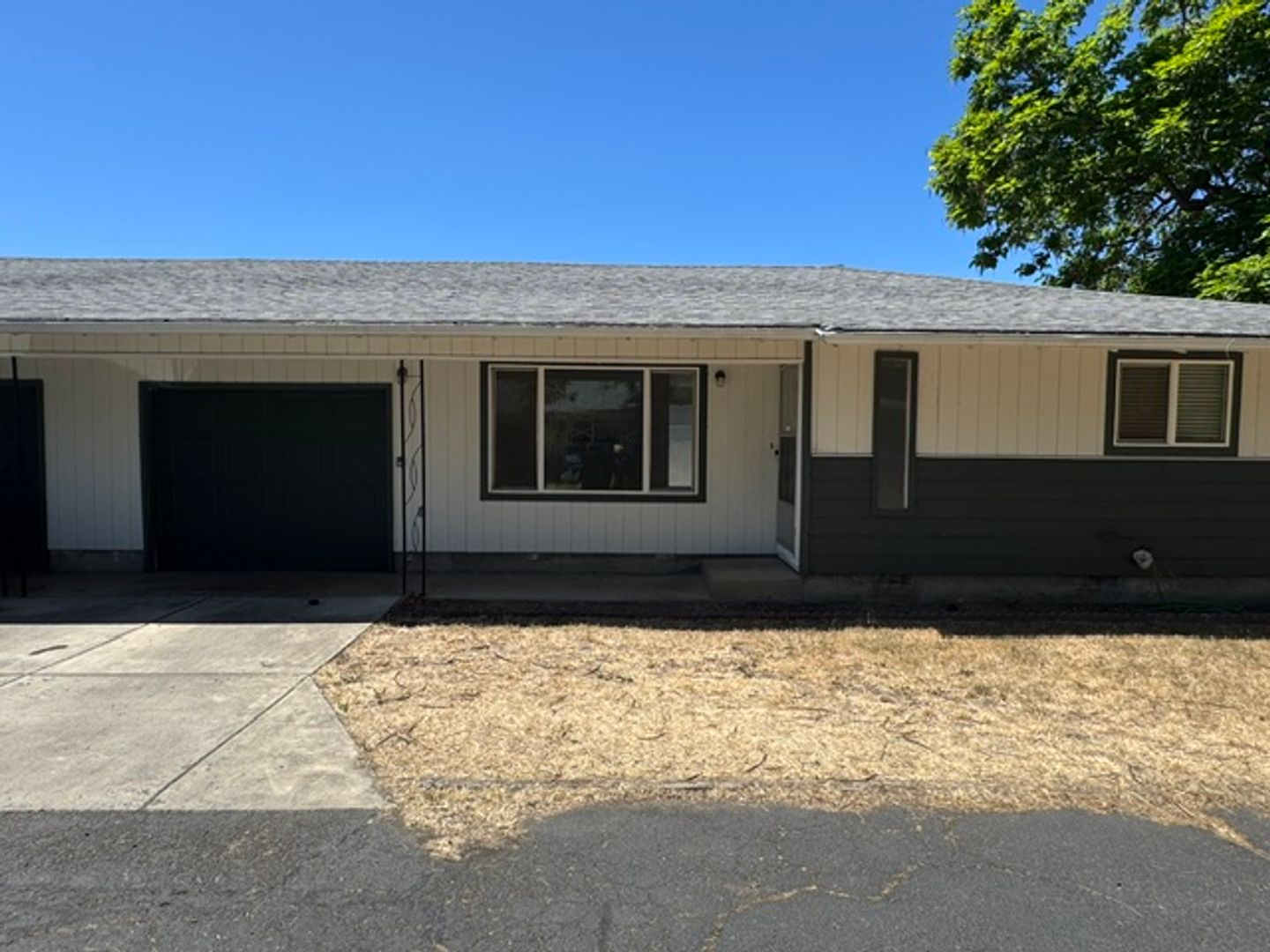 EAGLE POINT Apartment: 610 Platt Place