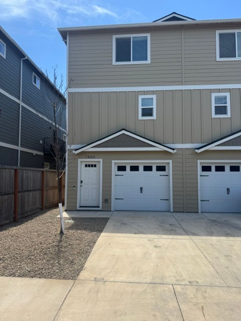 WHITE CITY Townhome: 7833 JACQUELINE WAY
