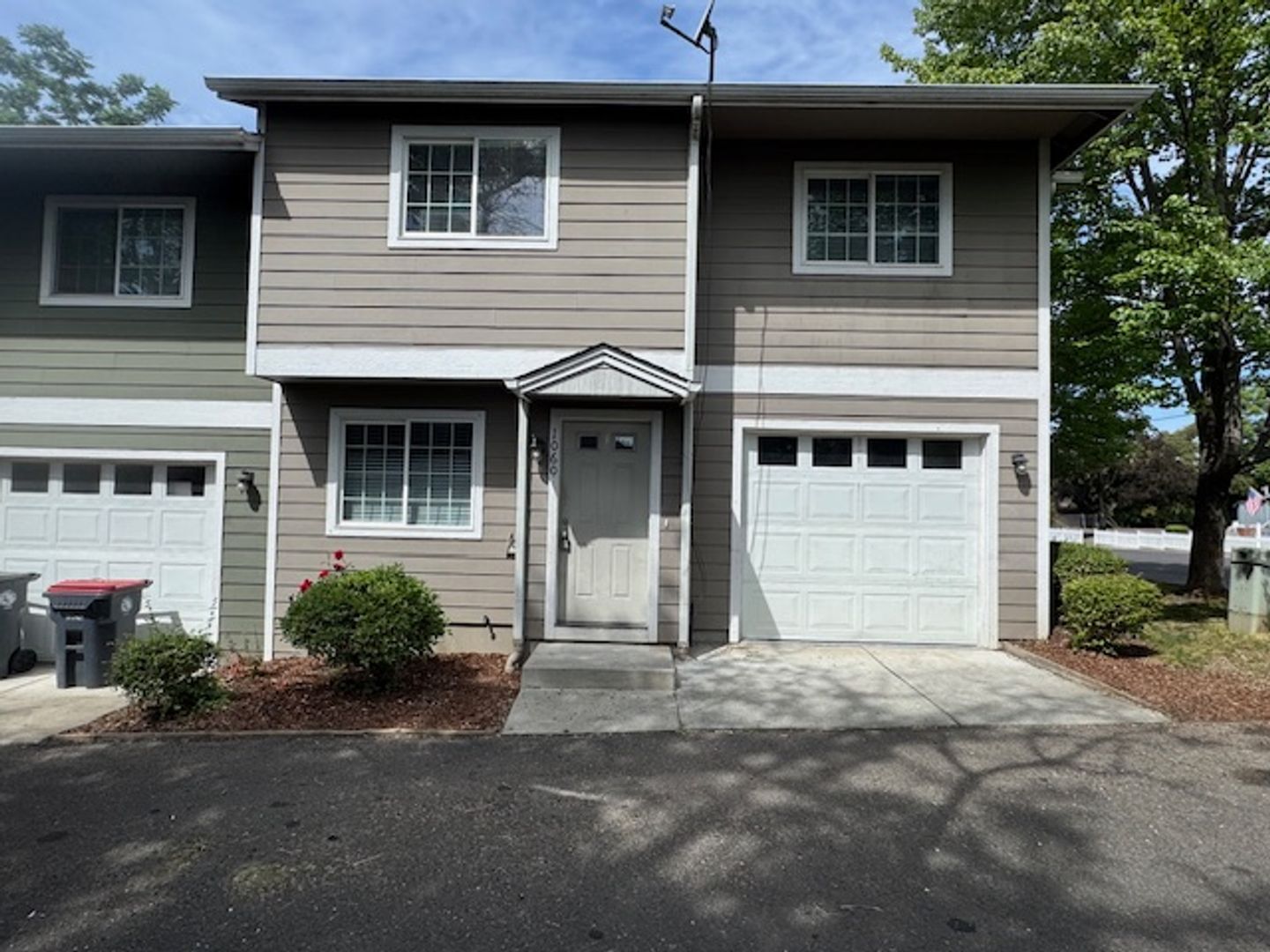MEDFORD House: 1060 SPRING STREET