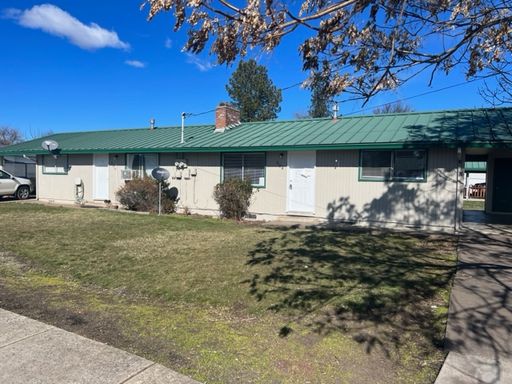 DUPLEX IN EAGLE POINT W/ CARPORT