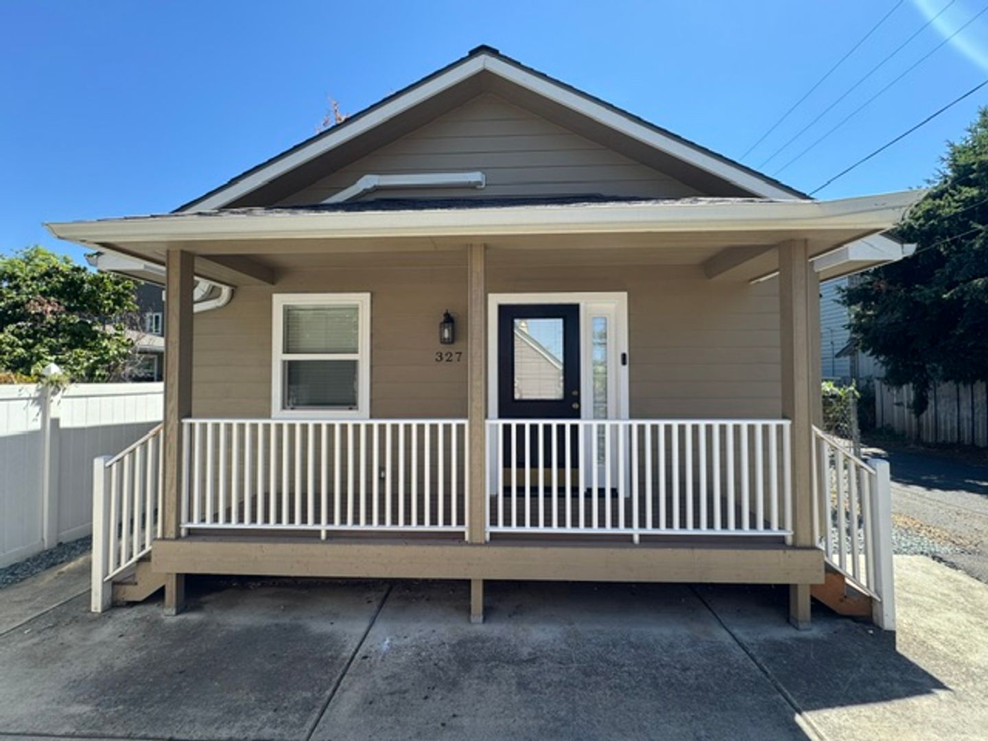 MEDFORD House: 327 MARY STREET