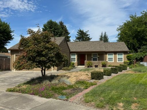 SPACIOUS 3-BEDROOM HOME WITH BONUS ROOM — QUIET CUL-DE-SAC! – photo 1