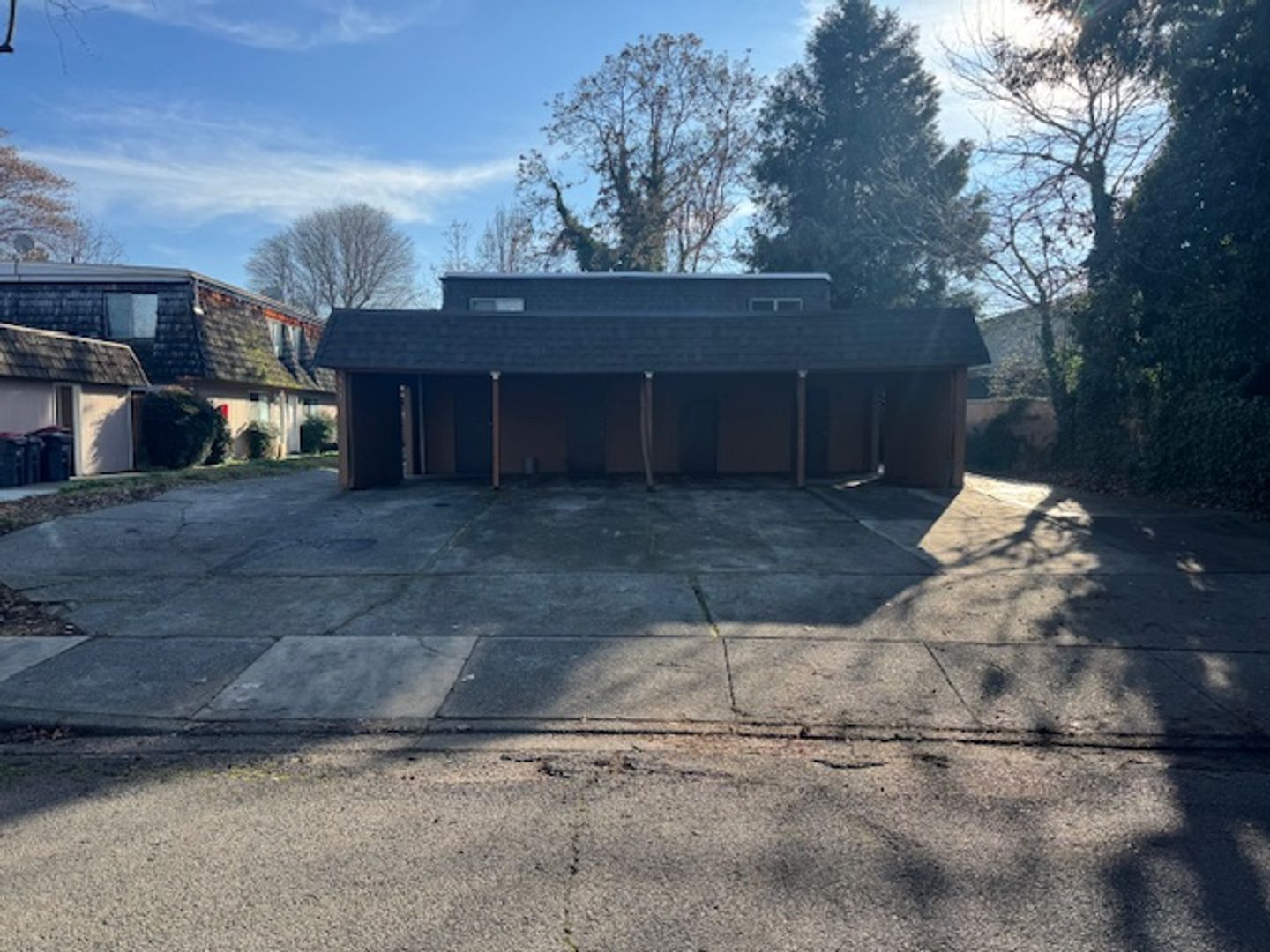 MEDFORD Apartment: 907 ROYAL COURT