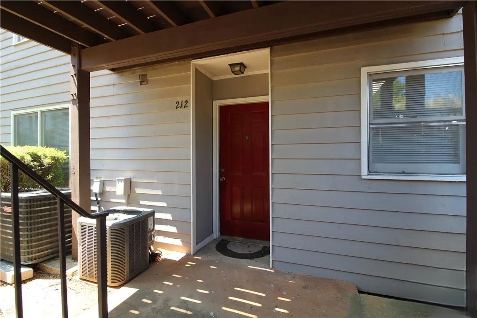 Athens Condo: 2505 W Broad St. #212