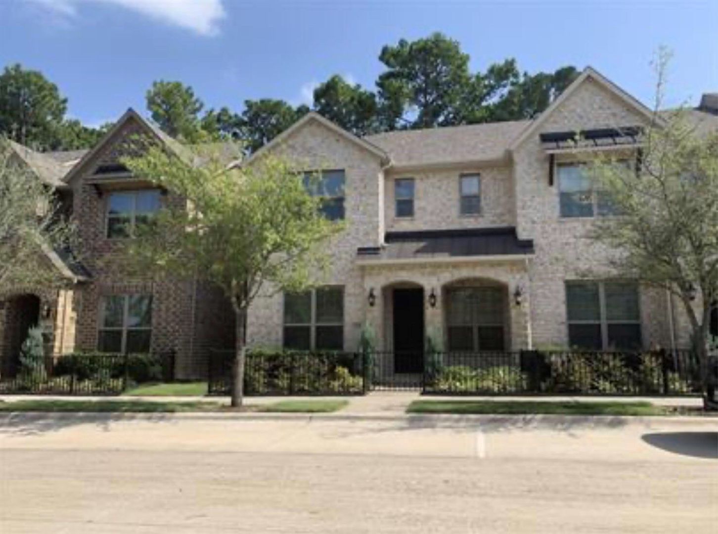 Flower Mound House: 2221 Zenith Ave