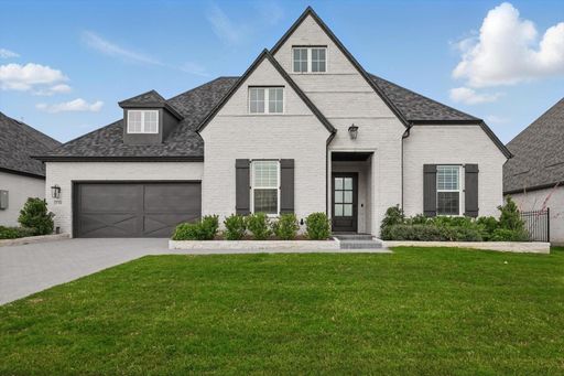 Beautifully maintained home in the highly sought-after Windsong Ranch community – photo 1