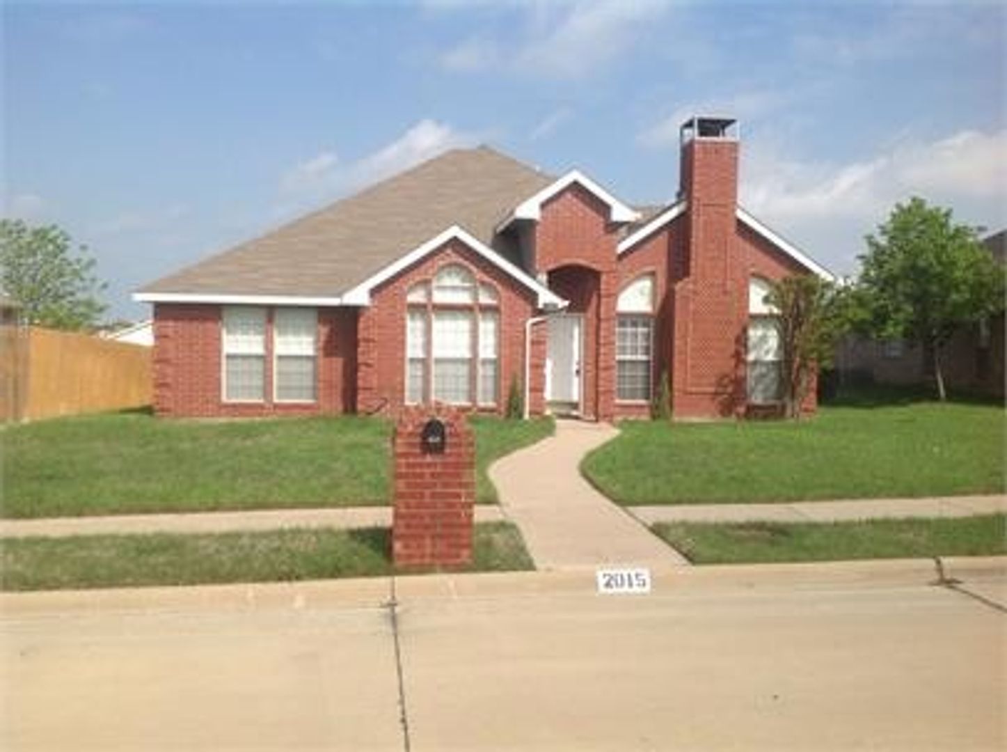Carrollton House: 2015 Silverway Ln