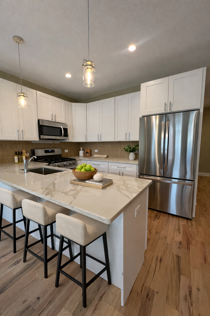 Chicago Apartment: 4231 S Champlain Ave