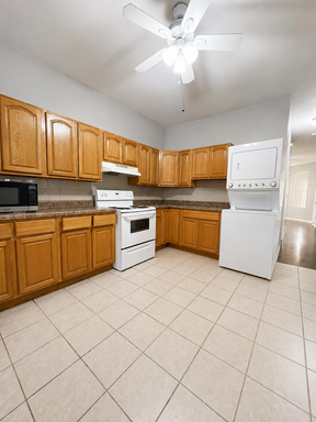 Bright 2-Bedroom with Hardwood Floors, In-Unit Laundry & Private Deck – photo 1