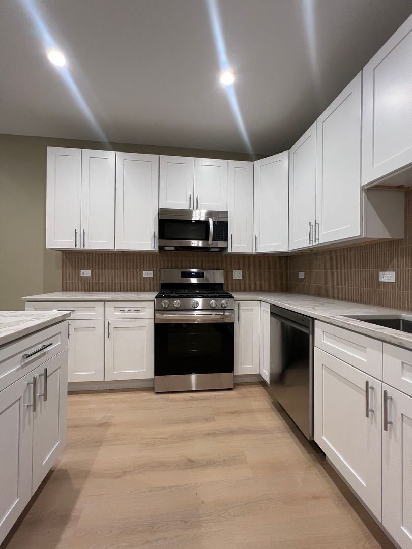 Chicago Apartment: 4231 S Champlain Ave