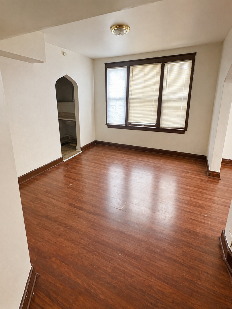 Chicago Apartment: 5031 S Elizabeth Street