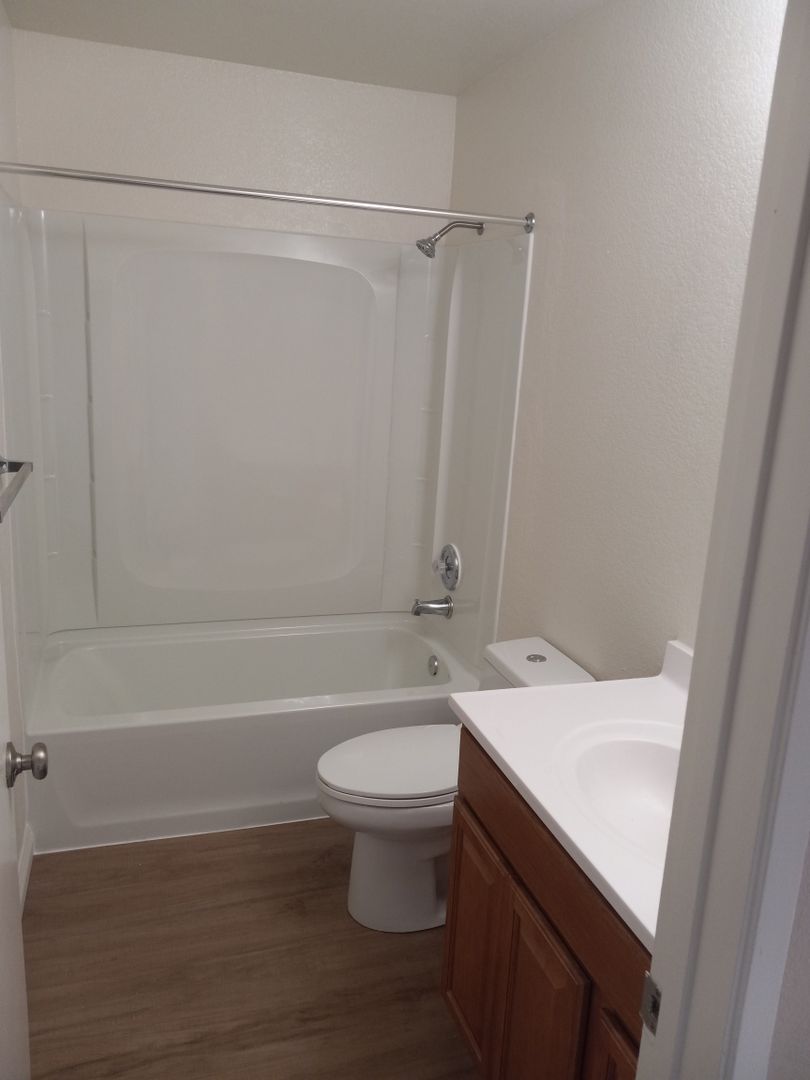 Marina Apartment: 3094 Lake Drive