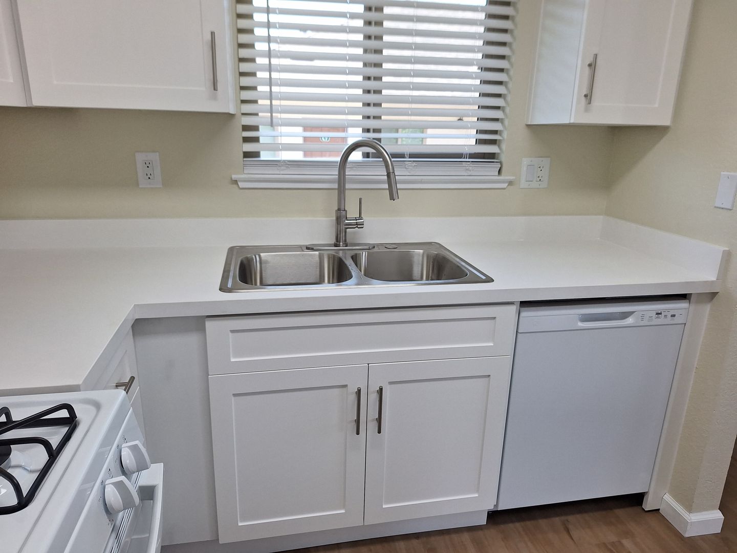 Marina Apartment: 3094 Lake Drive